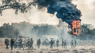 Ao menos 16 mortos e milhares de com&eacute;rcios saqueados ap&oacute;s manifesta&ccedil;&otilde;es no Qu&ecirc;nia