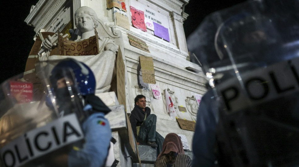  Miles se movilizan en Portugal despu&eacute;s de que la polic&iacute;a desmantelara campamentos por la vivienda 