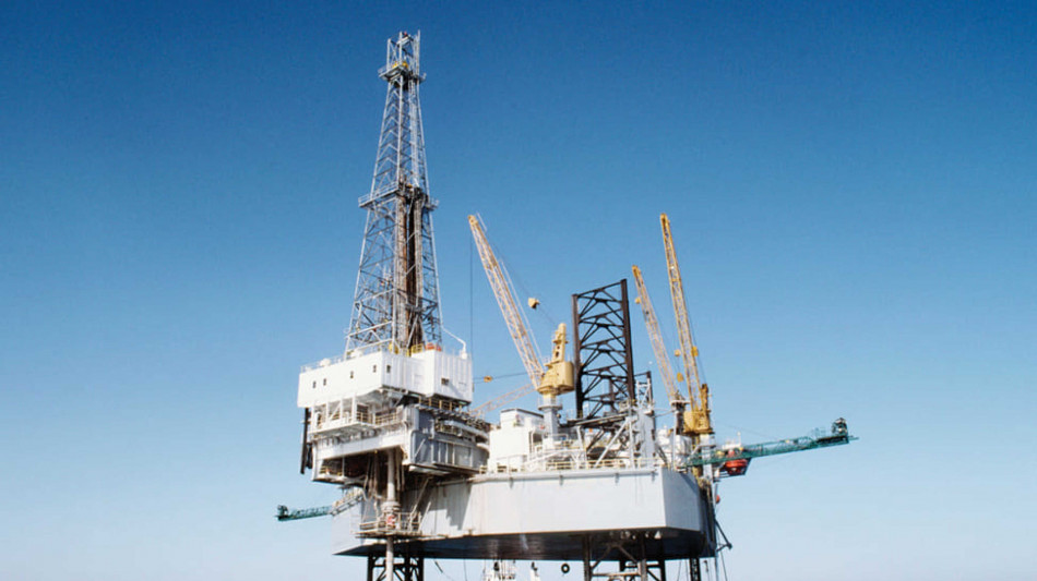 Il petrolio &egrave; in lieve ribasso, Brent a 68,6 dollari