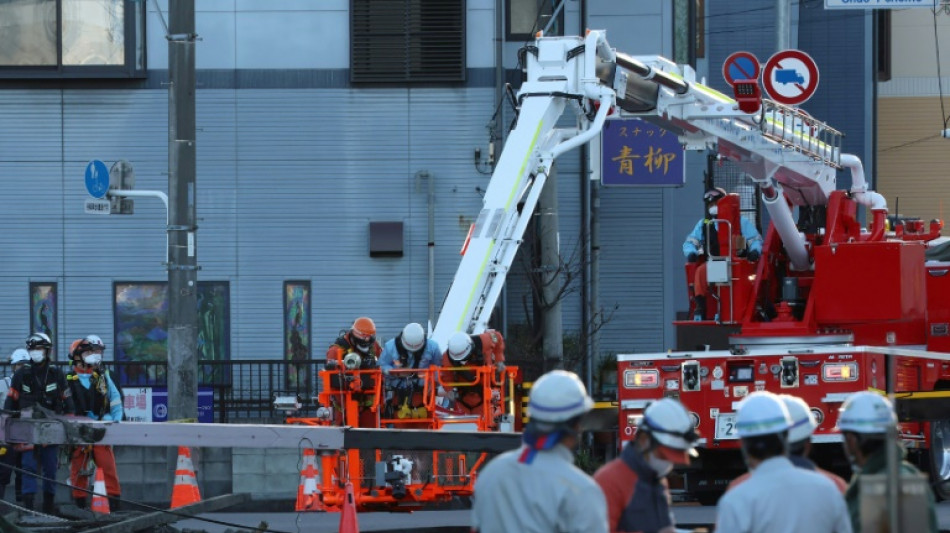 Chauffeur coinc&eacute; dans un gouffre au Japon: une rampe a &eacute;t&eacute; construite