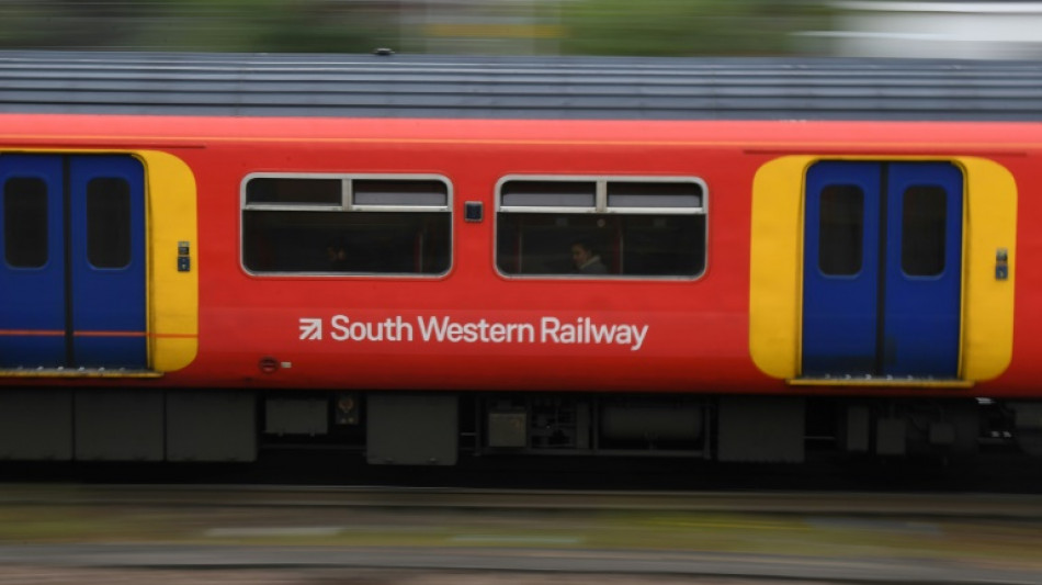 Reino Unido inicia processo de reestatização do sistema ferroviário