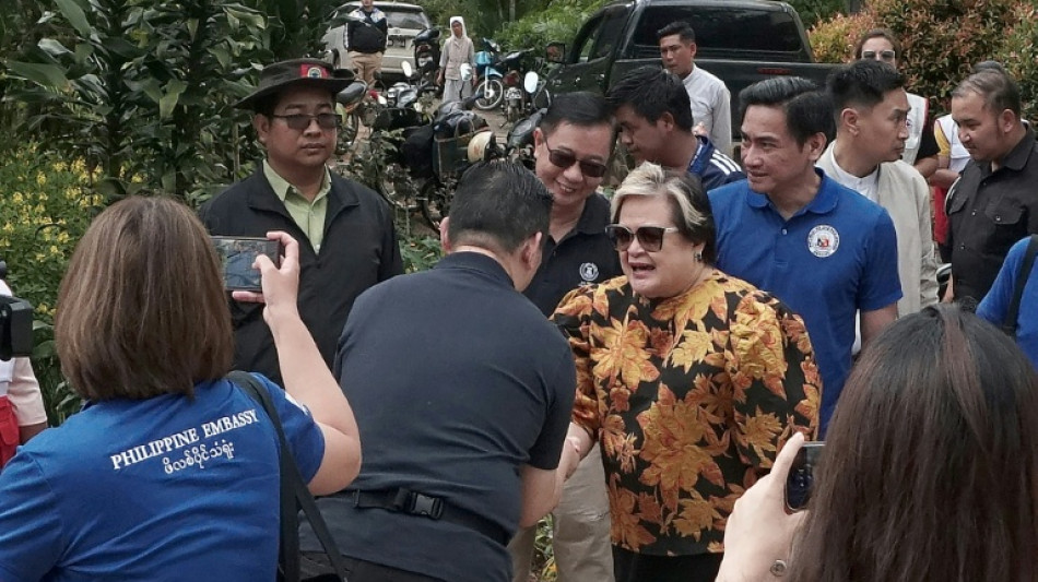  ASEAN envoy ends Myanmar trip with no public Suu Kyi meeting 