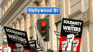 Hollywood: les sc&eacute;naristes en gr&egrave;ve, faute d'accord sur les r&eacute;mun&eacute;rations