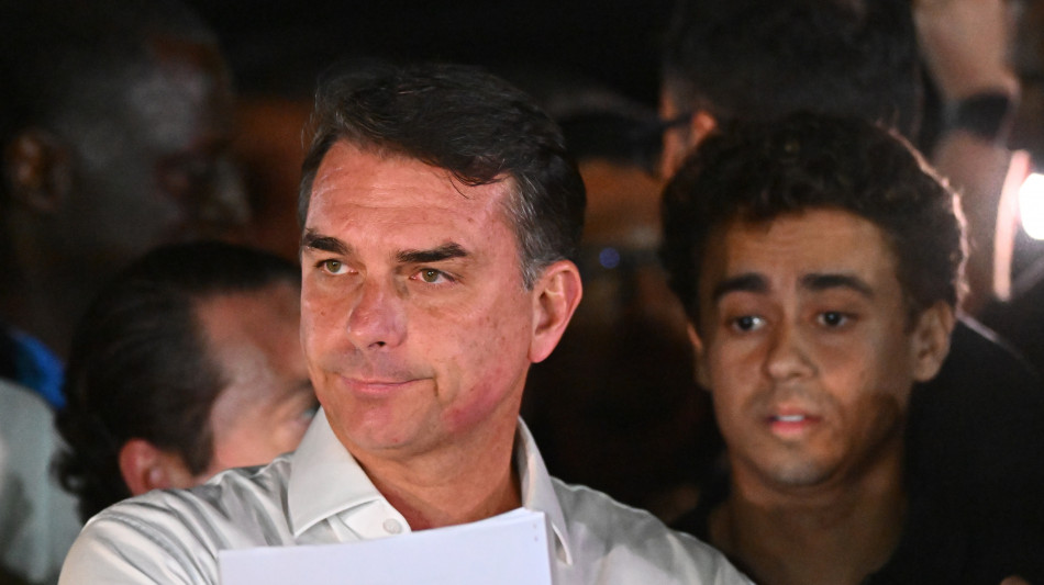  Bolsonaro, 'io il vero presidente del Brasile, guider&ograve; l'opposizione dagli Usa' 