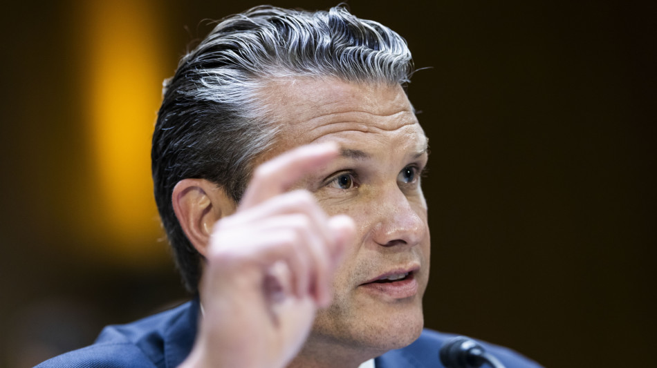  Hegseth, 'Usa possono mantenere il blocco navale contro l'Iran a tempo indeterminato' 