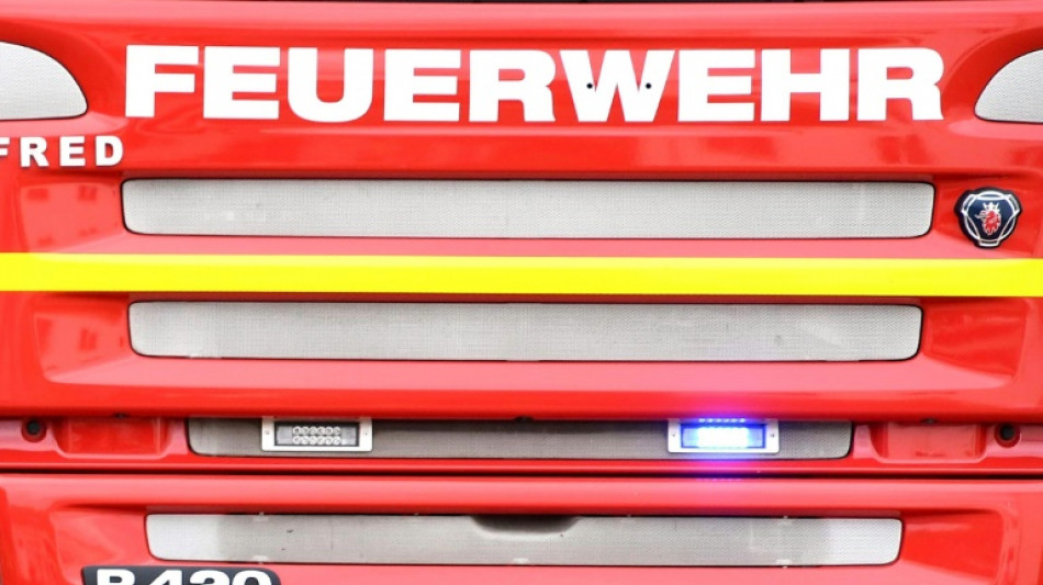 Mehr als hundert Feuerwehrleute bek&auml;mpfen Waldbrand in der S&auml;chsischen Schweiz