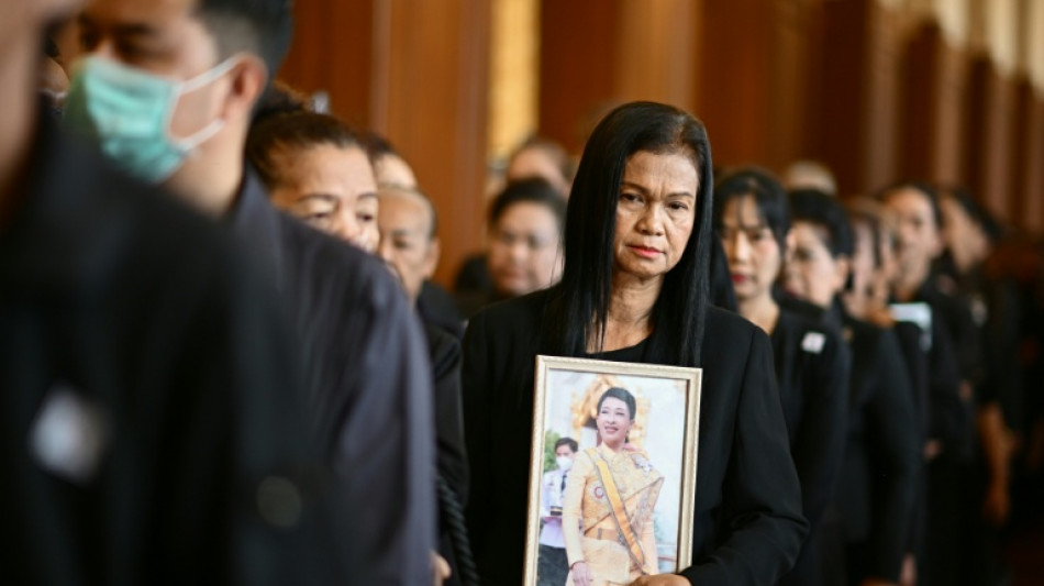  Les Tha&iuml;landais rendent hommage &agrave; leur princesse disparue 