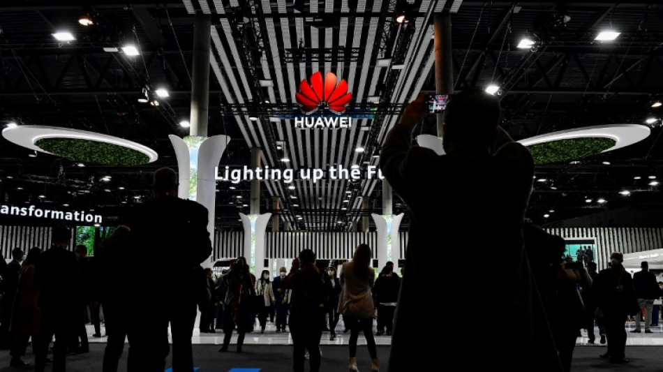 Debilitado en telefon&iacute;a m&oacute;vil, Huawei contraataca con PC y tabletas