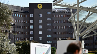 Italie: Berlusconi sort des soins intensifs, reste hospitalis&eacute;