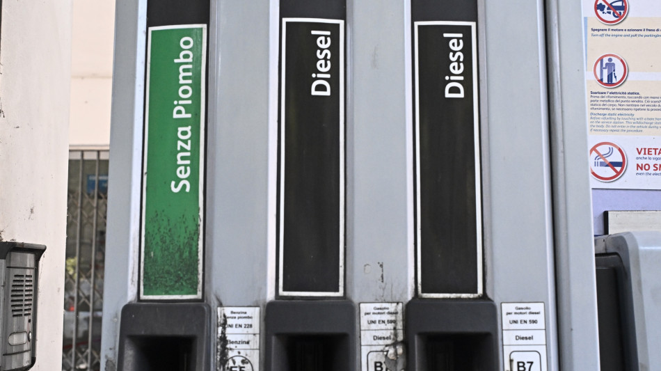  Prezzo petrolio in aumento, Wti scambiato a 81,20 dollari 