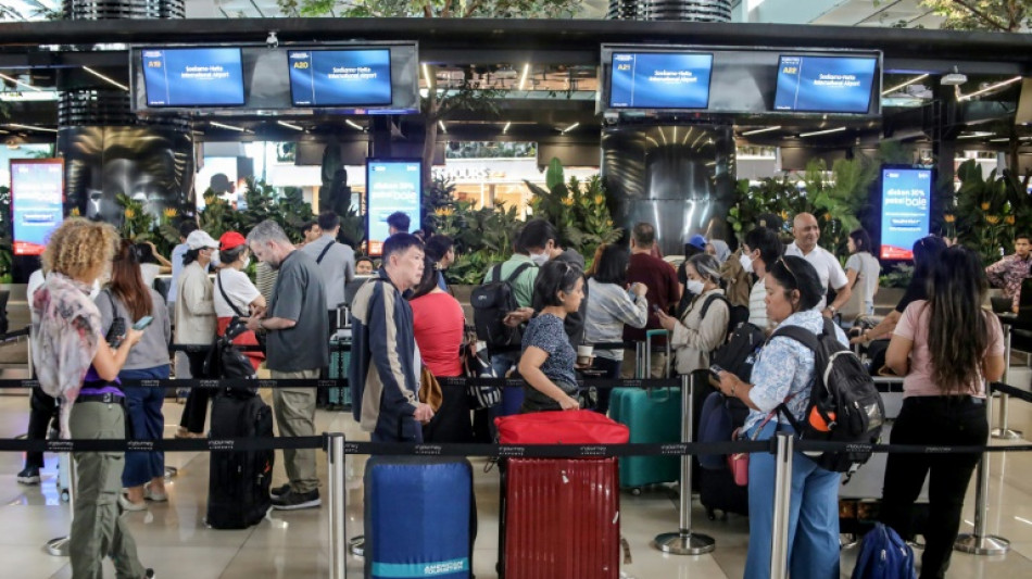  Indon&eacute;sie: les vols suspendus dans six a&eacute;roports apr&egrave;s une &eacute;ruption volcanique 