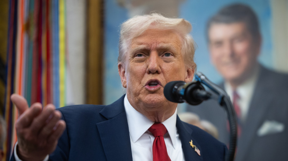 Trump vedr&agrave; il responsabile del bilancio per i licenziamenti