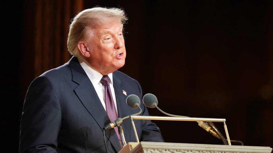  Trump, 'Warsh fantastico, gli piacerebbe vedere tassi pi&ugrave; bassi' 