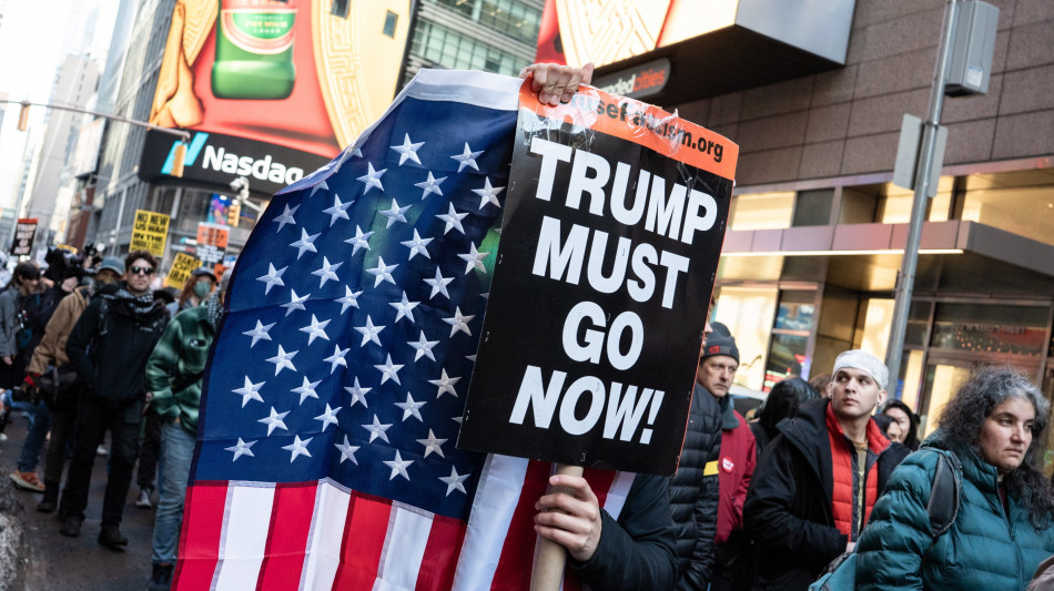  Proteste contro l'attacco all'Iran a New York e davanti la Casa Bianca 