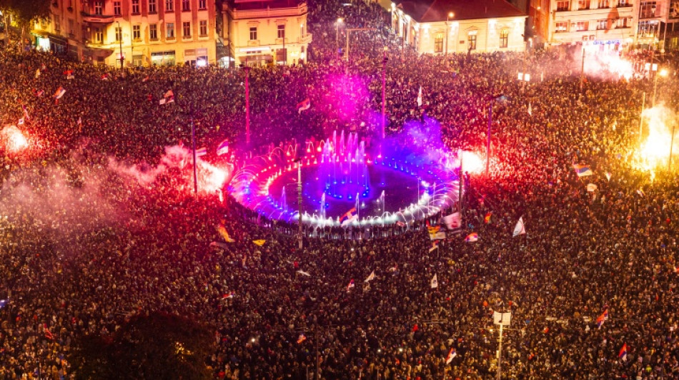  Multitudes celebran en Serbia la victoria del movimiento estudiantil en las legislativas 