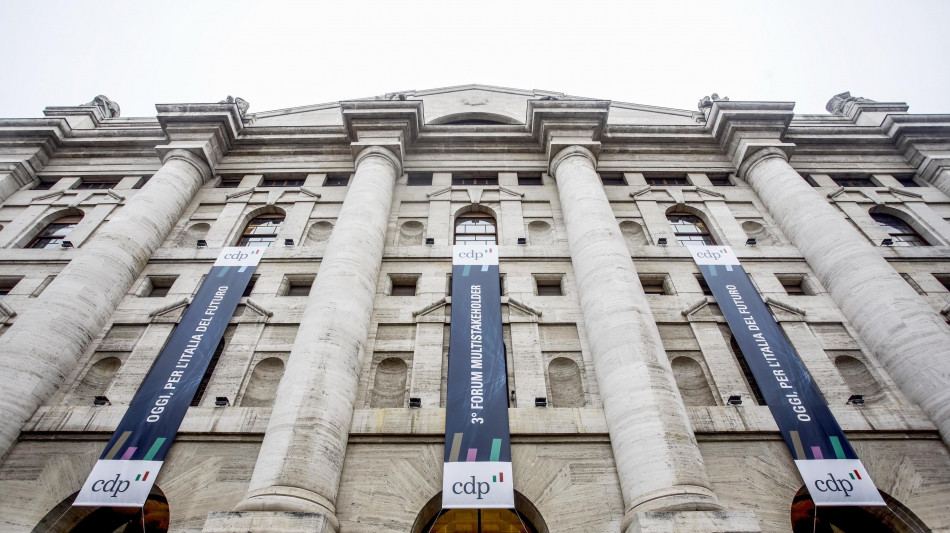 Borsa: Milano gira in calo (-0,8%) con le banche
