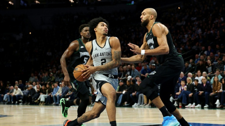 NBA: San Antonio battu à Minneapolis, le Thunder enchaîne