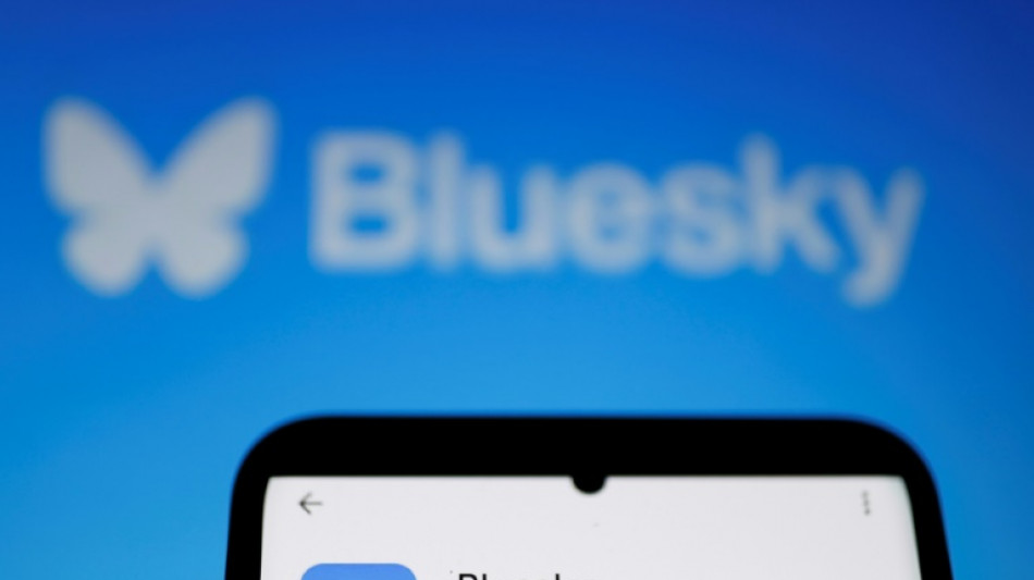 Bluesky, rival de X, institue une icône pour les comptes certifiés