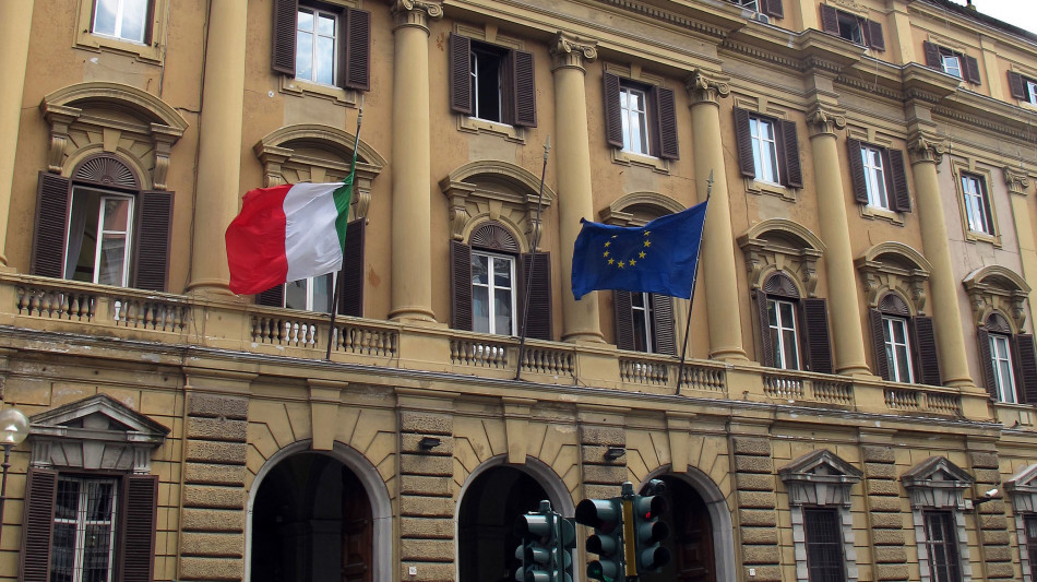 Lo spread tra Btp e Bund tedeschi chiude in rialzo a 77,8 punti