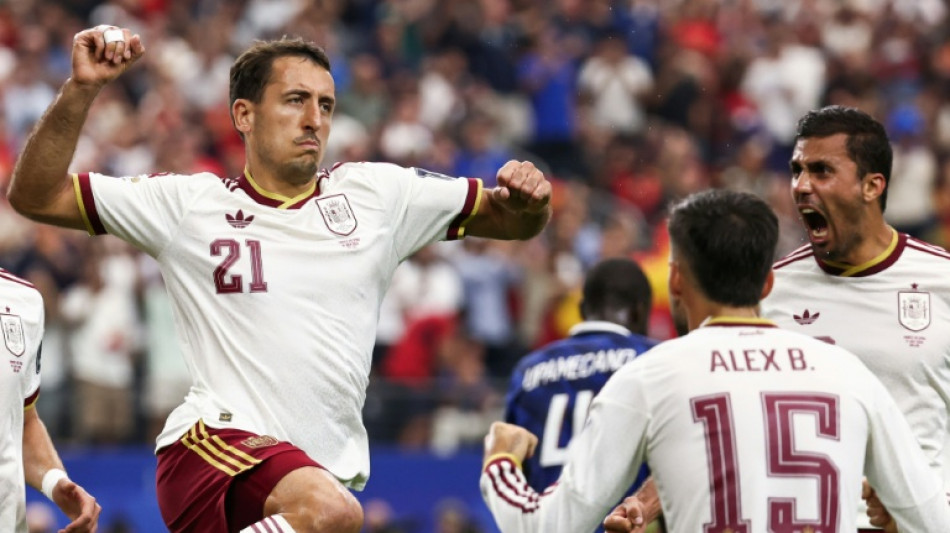  Imprensa espanhola celebra classifica&ccedil;&atilde;o da 'Roja' &agrave; final 
