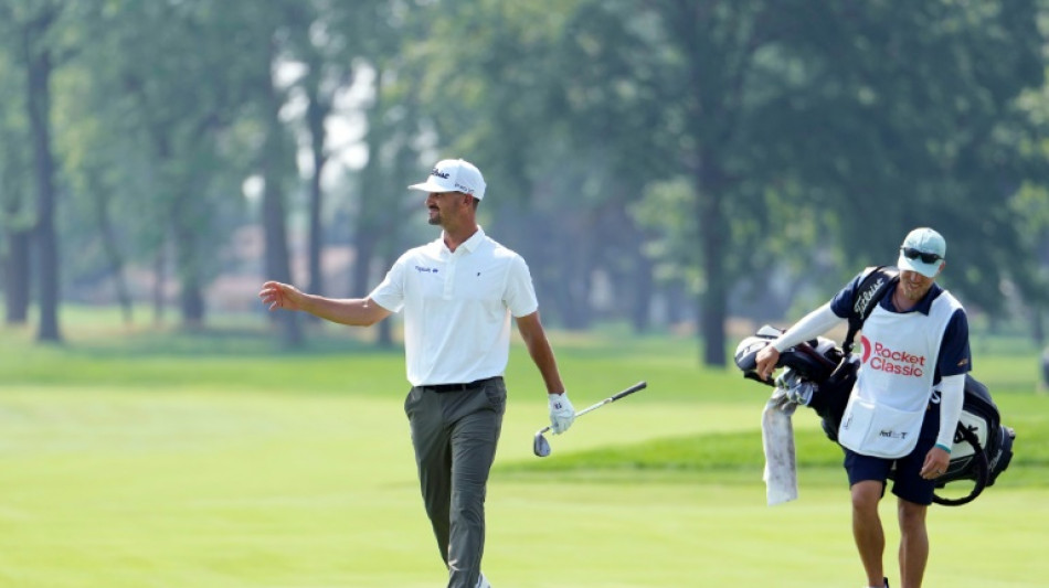 Knowles soars with eagles to share PGA Detroit lead