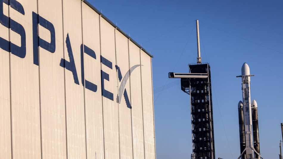  Il razzo Falcon Heavy di SpaceX torna a volare dopo 18 mesi 