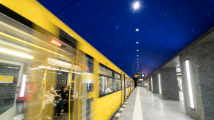 Zahl der Fahrg&auml;ste in Bussen und Bahnen 2021 nochmals gesunken