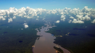 Maduro diz que conceder&aacute; licen&ccedil;as a empresas petrol&iacute;feras em &aacute;rea disputada com Guiana