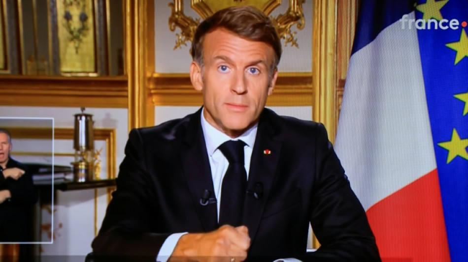  Macron admite 'falhas' e pede a&ccedil;&atilde;o dura contra 'v&acirc;ndalos' 