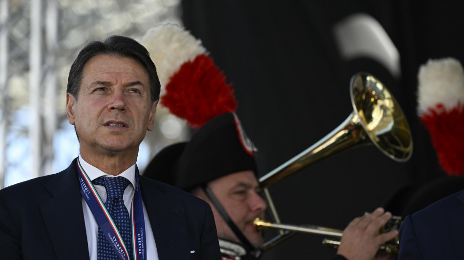 Conte,Meloni in imbarazzo sulla manovra scappa dalle domande