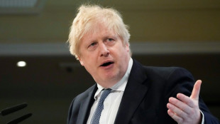 Fin de l'isolement, quatri&egrave;me dose: Boris Johnson veut tourner la page du Covid-19