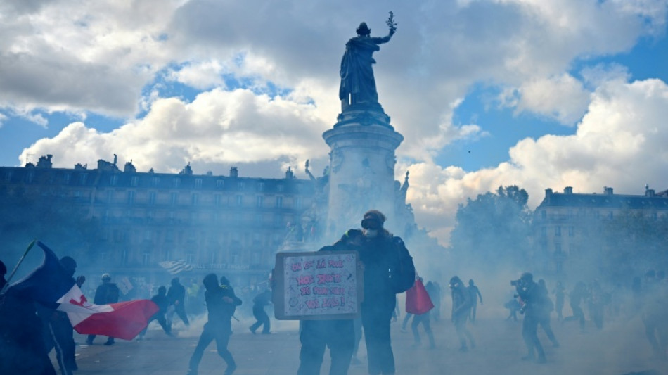  French protesters clash with police during nationwide demonstrations  
