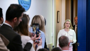 Casa Branca restringe acesso de jornalistas a gabinete de imprensa