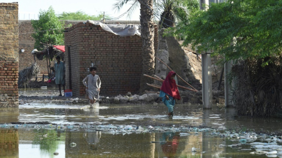 Millionen von Menschen k&auml;mpfen weiter gegen &Uuml;berschwemmungen in Pakistan