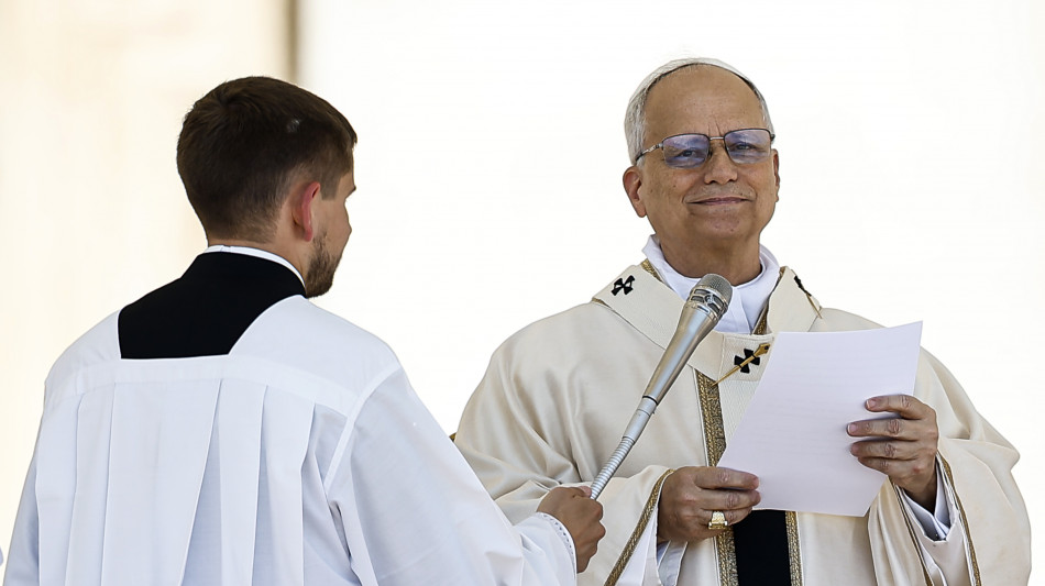 Papa, 'basta violenza contro inermi, bambini e famiglie'