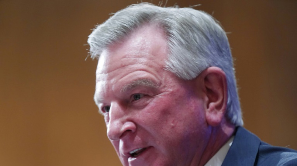 Senador republicano antiaborto impede nomeações de militares nos EUA