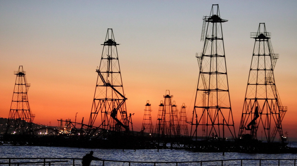  Opec+ aumenta la produzione di 188mila barili al giorno 