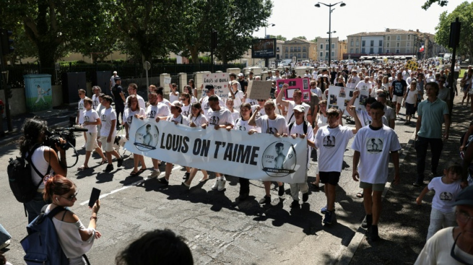  Marche blanche &agrave; Carcassonne en hommage &agrave; Louis, 17 ans, tu&eacute; dans un guet-apens 