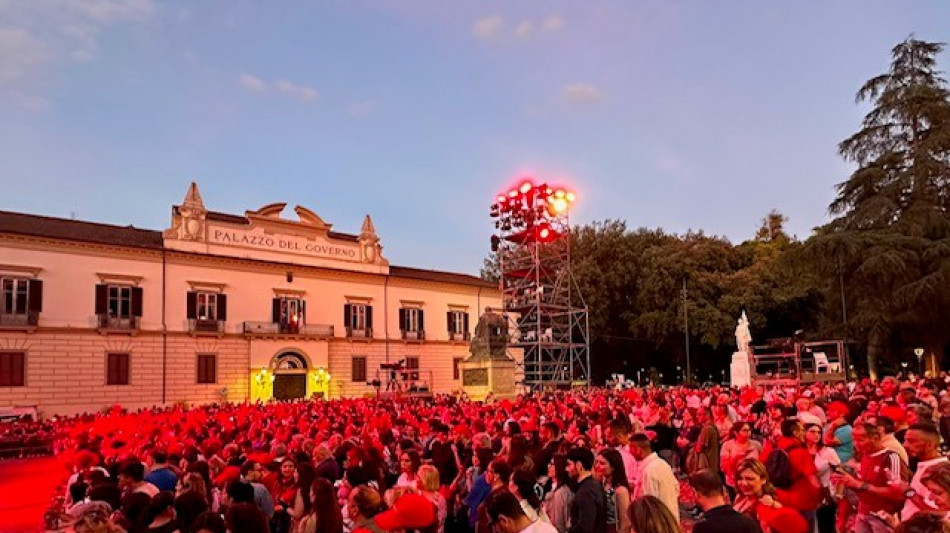  Un'onda di musica ed emozioni travolge Cosenza nel ricordo di Rino Gaetano 