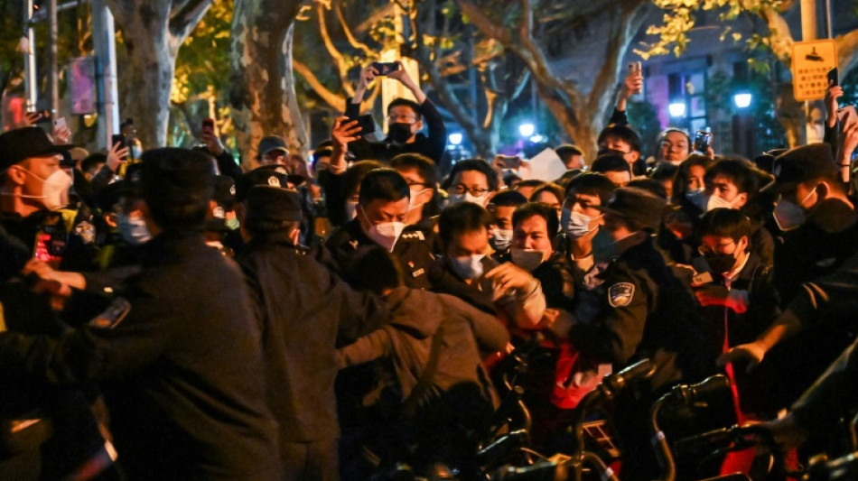 Face &agrave; la rue, un pas en arri&egrave;re des r&eacute;gimes autoritaires?