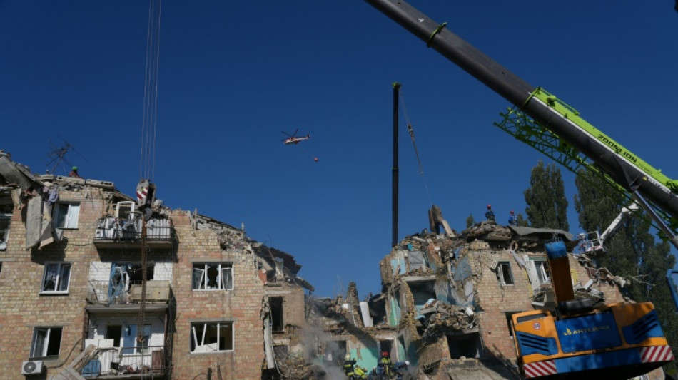 Ataque masivo ruso deja 23 muertos en Kiev y socava los esfuerzos de paz