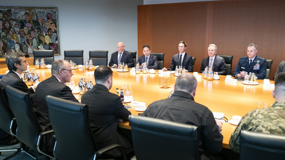  Merz, stasera Witkoff e Kushner ai colloqui con gli europei 