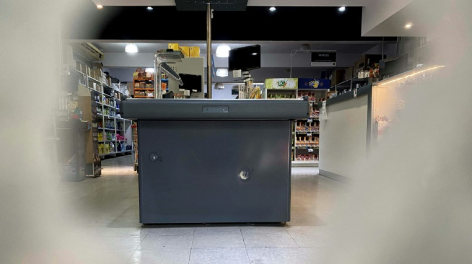 Balean local de familia pol&iacute;tica de Messi en Argentina y dejan mensaje al astro