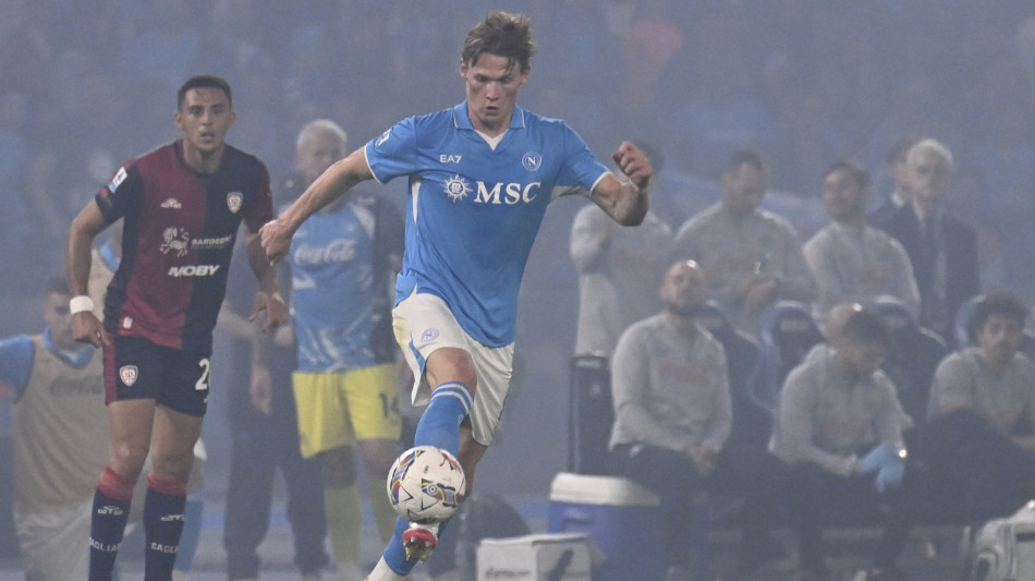 Napoli in vantaggio, fuochi d'artificio in citt&agrave;