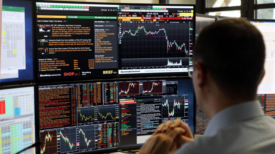 Borsa: Milano in calo con l'Europa, tonfo per Diasorin