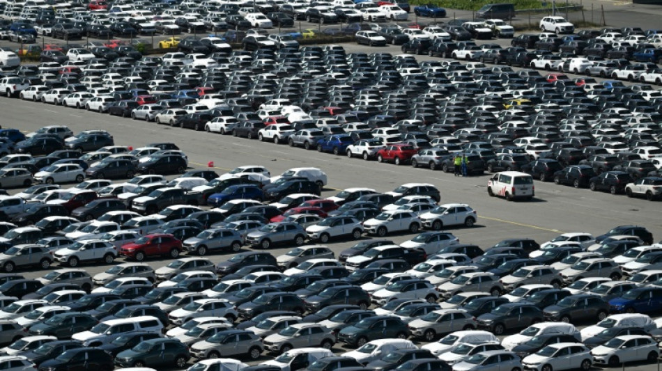  Industrie mit leichtem Plus beim Auftragseingang - Autobranche legt zu 