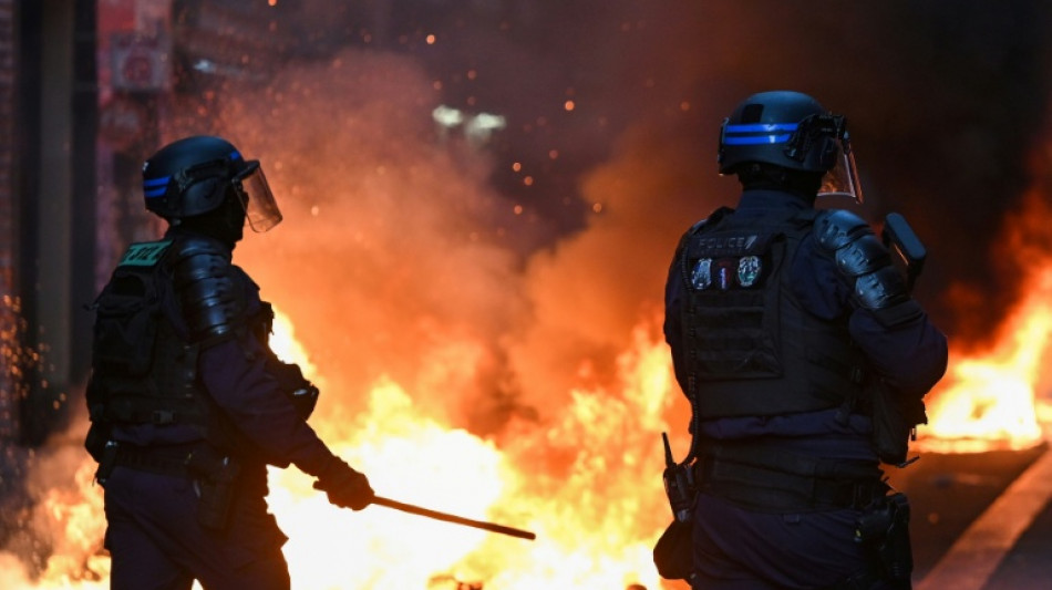  Around the world, far right blames immigrants for French protests 