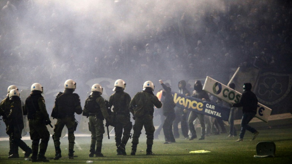 Campeonato Grego ser&aacute; disputado sem torcida at&eacute; 12 de fevereiro ap&oacute;s casos de viol&ecirc;ncia