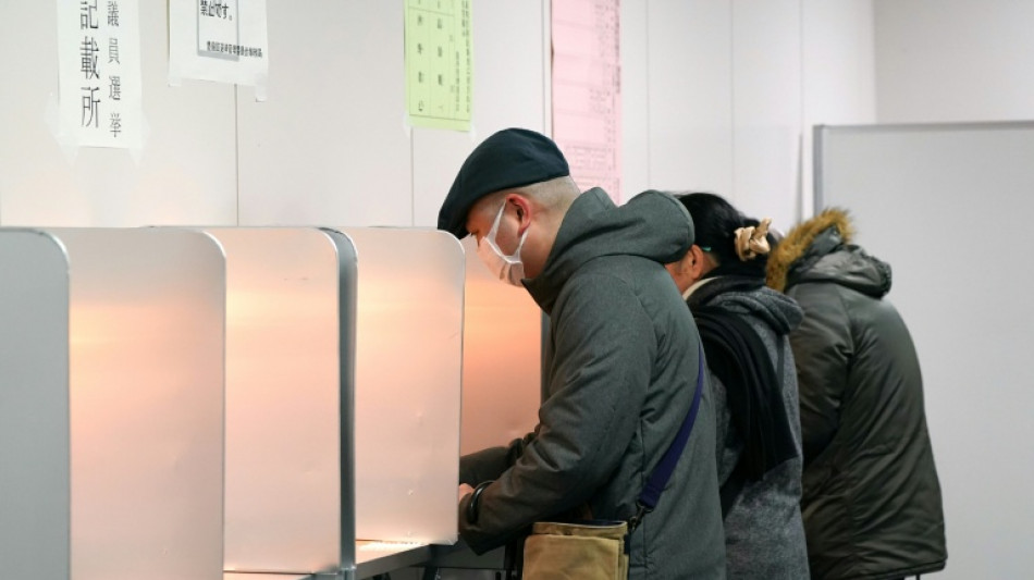  Vorgezogene Wahl in Japan begonnen - Sieg f&uuml;r Regierungschefin Takaichi erwartet 