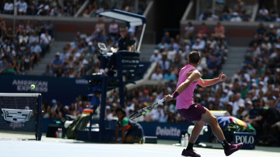 Alcaraz vence Rinderknech em 3 sets e vai &agrave;s quartas do US Open